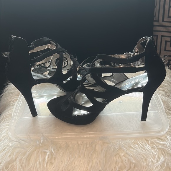 Black 3 inch platform heels worn once - Picture 3 of 4